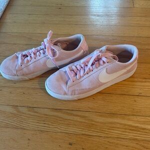 Nike Women's Soft Pink Sneakers
